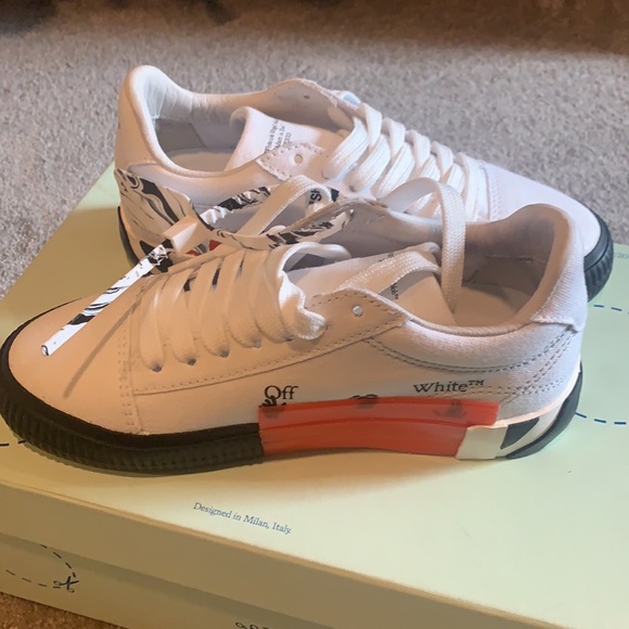 Off-white sneakers - Picture 2 of 6